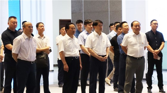 長沙市委常委、市委組織部部長張宏益一行調(diào)研國家網(wǎng)絡(luò)安全產(chǎn)業(yè)園區(qū)（長沙），并參觀我司布展的園區(qū)展示推廣中心項目